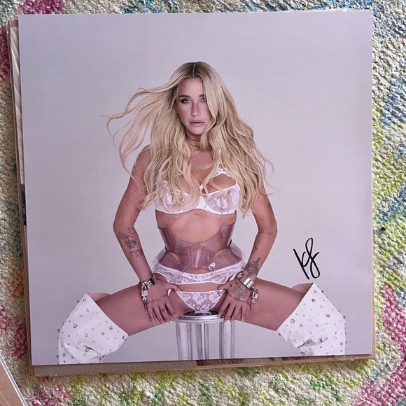 Signed Music Memorabilia Collection - Picture 2 of 10